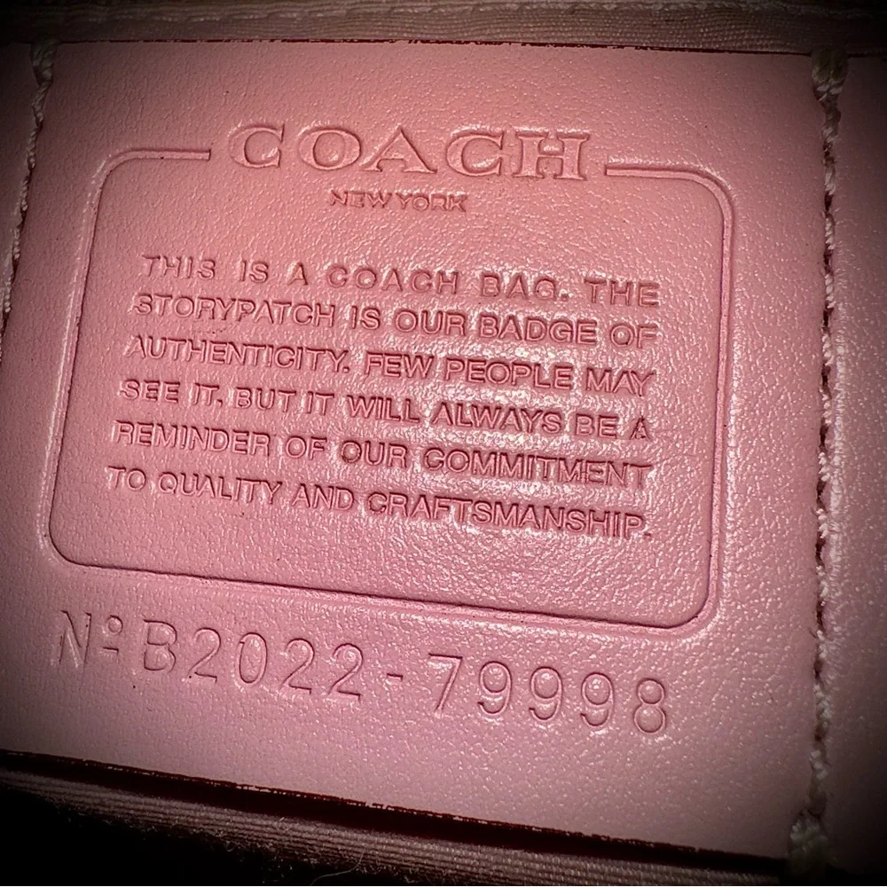 Coach Crossbody purse with large strap - Picture 2 of 5